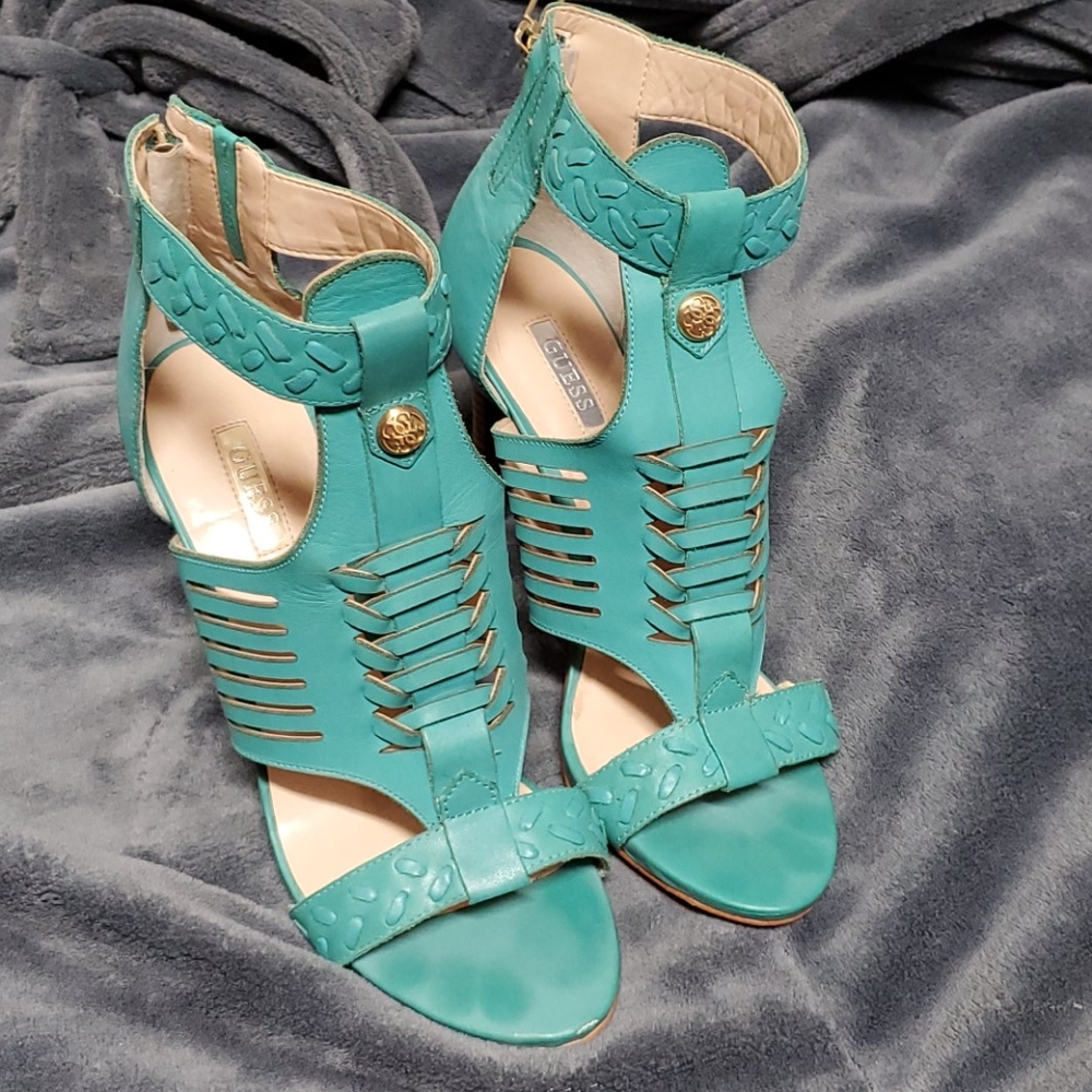 GUESS HEELS
